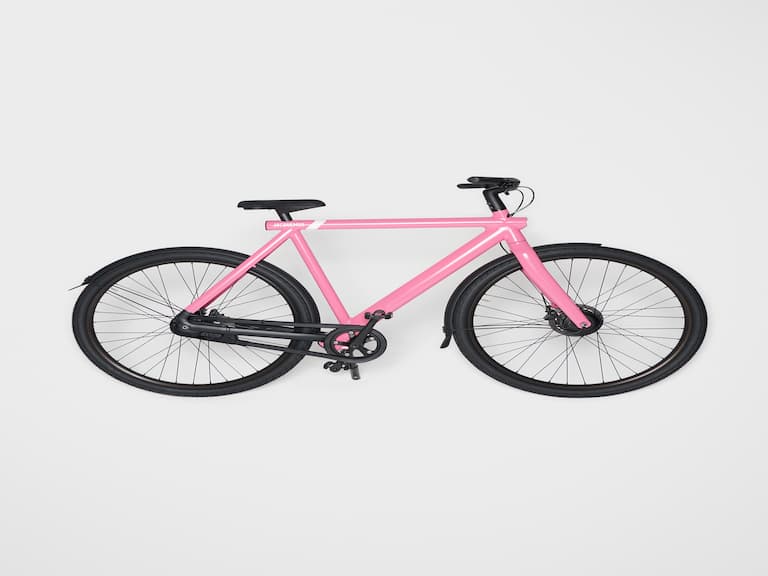 聖誕禮物準備好了！Jacquemus 攜 VanMoof 釋出「粉紅電動自行車」，夢幻細節連酷女孩都難擋！