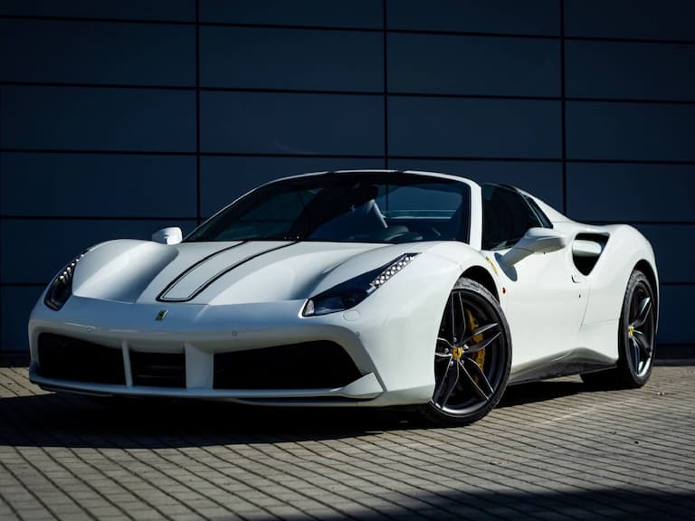 「萊萬」愛車法拉利 488 Spider 超跑驚上拍賣網，一台競標價來到 500 萬！