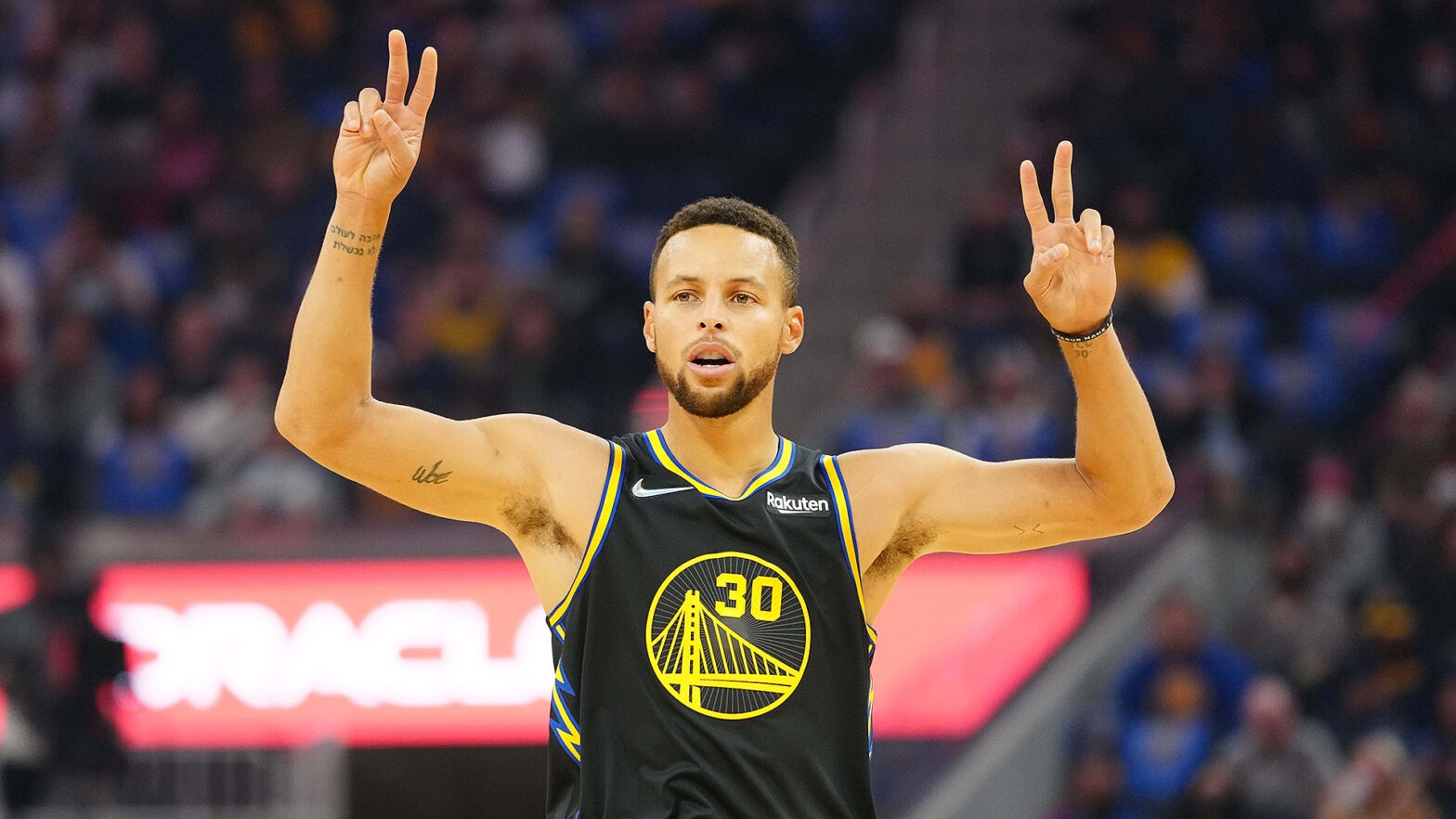 Stephen Curry 有望在下一場面對 76 人締造歷史紀錄，成為例行賽歷史三分王