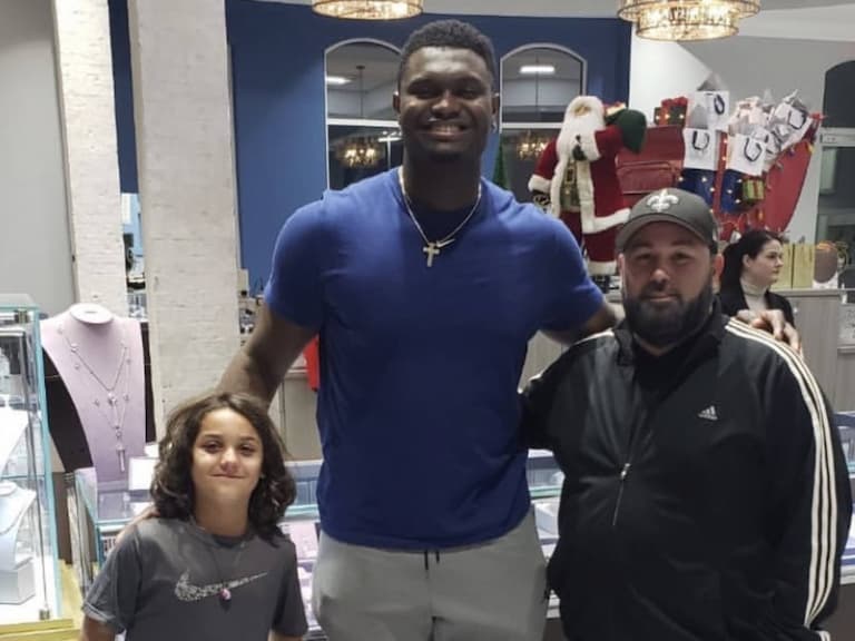 NBA／鵜鶘 Zion Williamson 忽胖忽瘦引話題，網友看完近況照後：「網路欠他一個道歉」！
