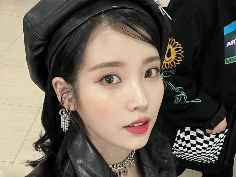 是天使吧？國民妹妹 IU 聖誕節霸氣捐 3 億給弱勢團體，網友：「我婆人美心善！」