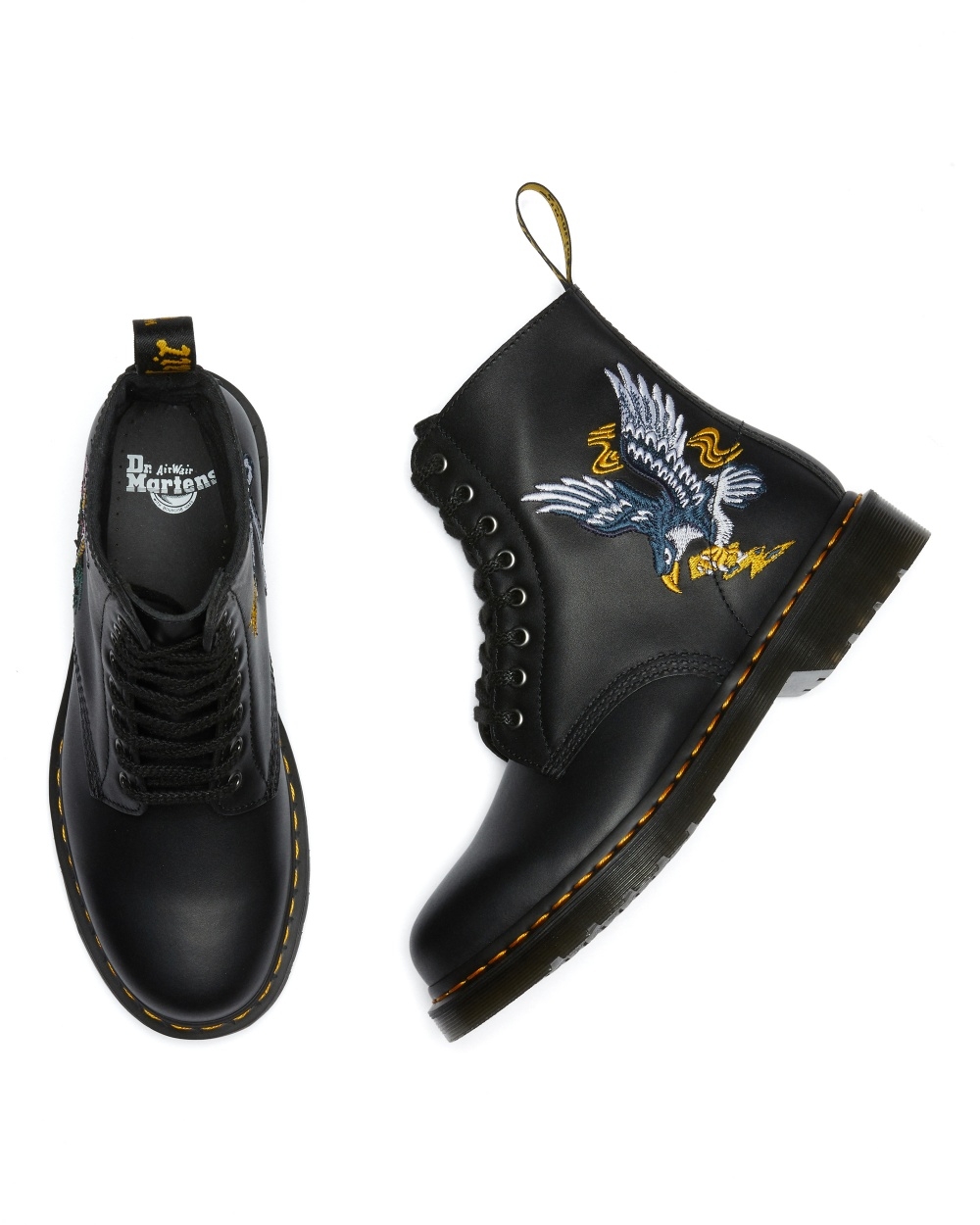 Dr. Martens 靴子