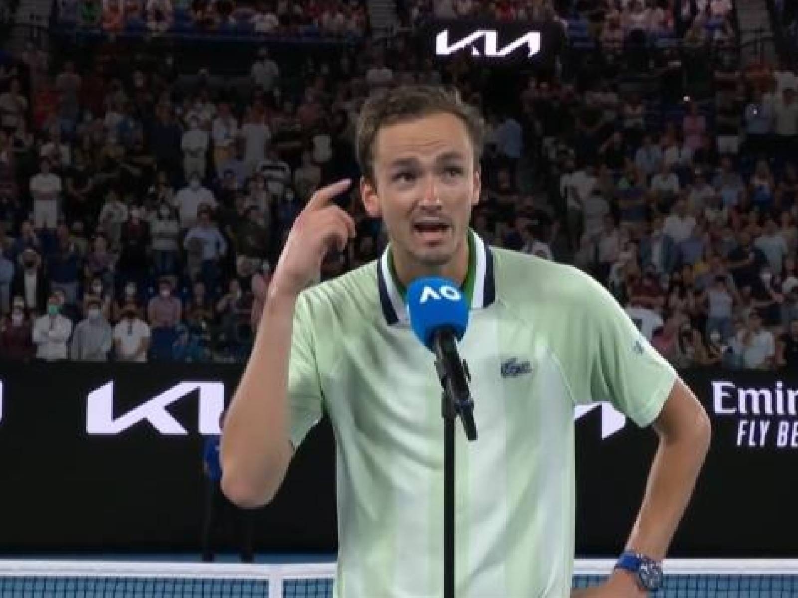 澳網球迷對 Daniil Medvedev 用 C 羅式歡呼聲被嫌太吵，遭球員砲轟：「智商低」！