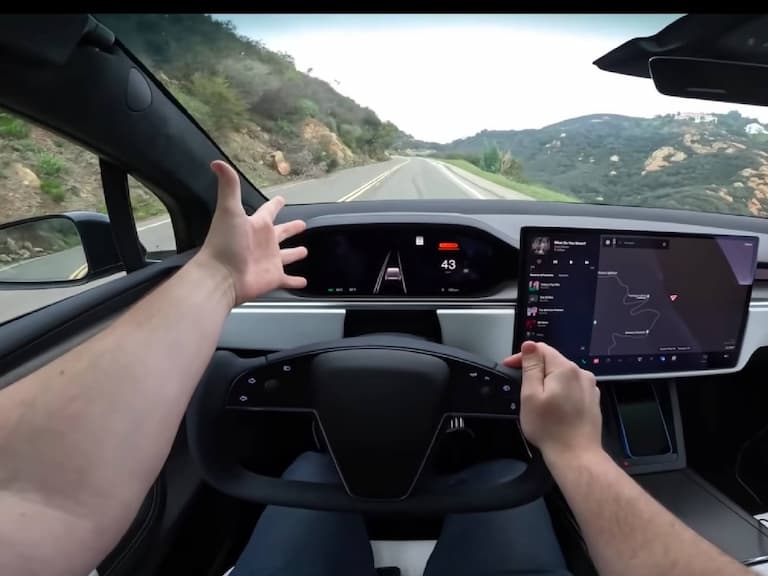馬斯克大讚特斯拉車主實測 Model X Plaid 加速僅 2.3 秒:「比 F1 賽車還快的休旅車」!