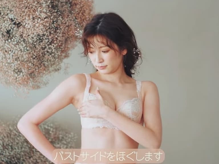偶像出身的 25 歲 YouTuber 示範「美胸按摩」 網：一分鐘我看了一天