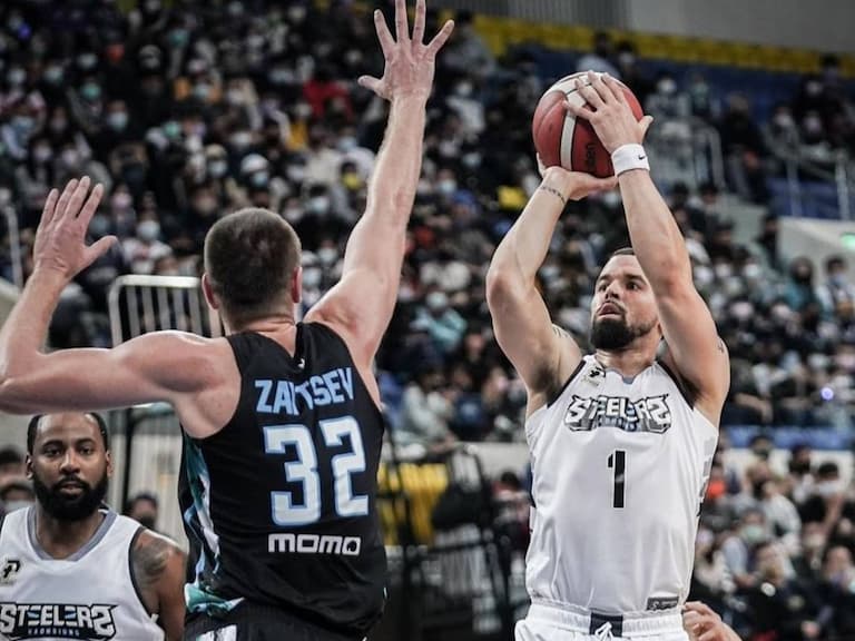 PLG／P.League+ 塔克老師被傳可能離開高雄鋼鐵人，已取消關注聯盟、球隊社群帳號！