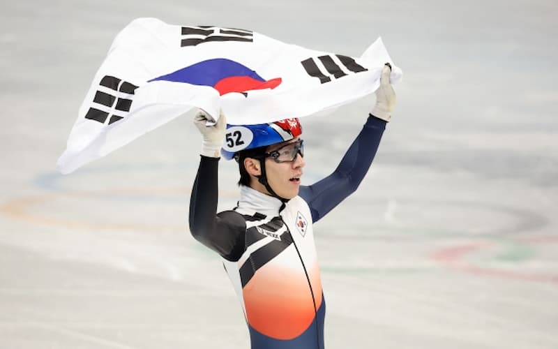 黄大宪在竞速滑冰1500 公尺项目夺下金牌