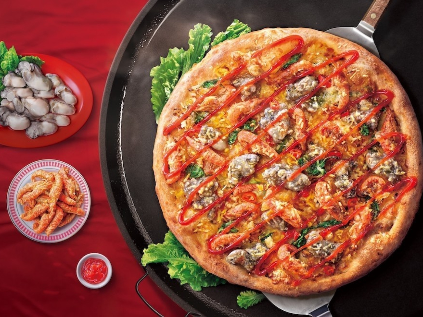 必勝客 Pizza Hut 推出超狂「蝦猴酥蚵仔比薩煎」，台味蚵仔煎尬披薩顛覆義大利人的想像！