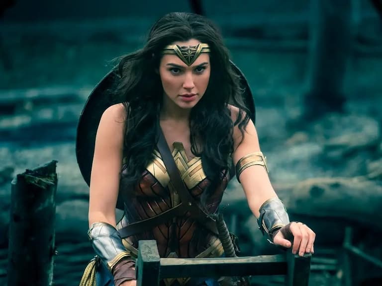 蓋兒加朵 Gal Gadot 身高 178 公分高挑身材、反派角色獻給《白雪公主》、獲選以色列小姐⋯11 件事認識!