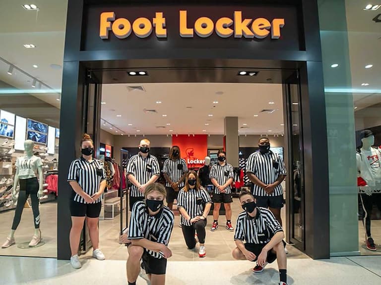 Foot Locker 爆發「排隊買鞋流血衝突」，原因是為了購入高人氣 Nike Dunk 系列！