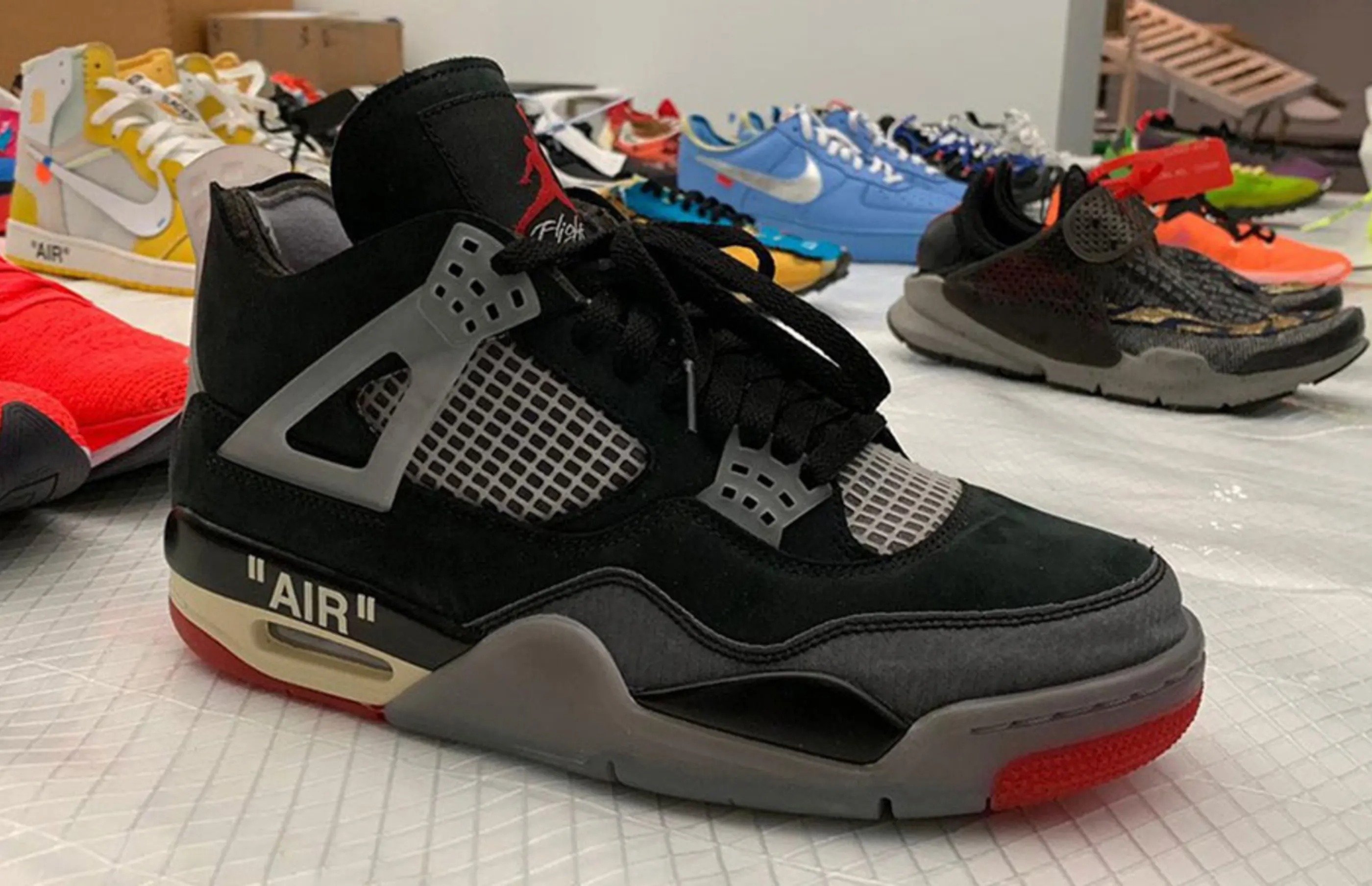 Off-White x Air Jordan 4