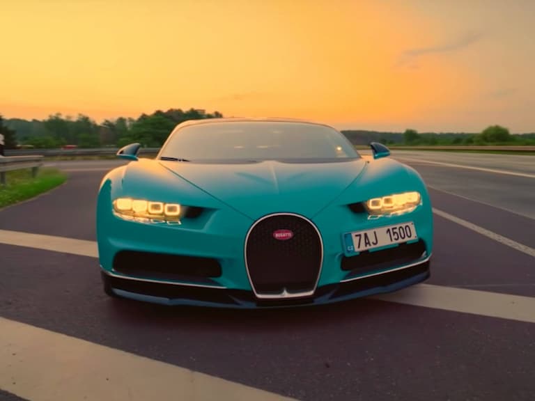 捷克富豪 Radim Passer 把山豬王 Bugatti Chiron 開到 417 公里，可能面臨兩年監禁或罰款！