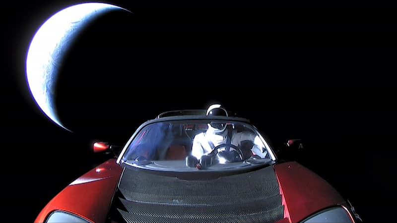 進入太空的特斯拉 Roadster 跑車