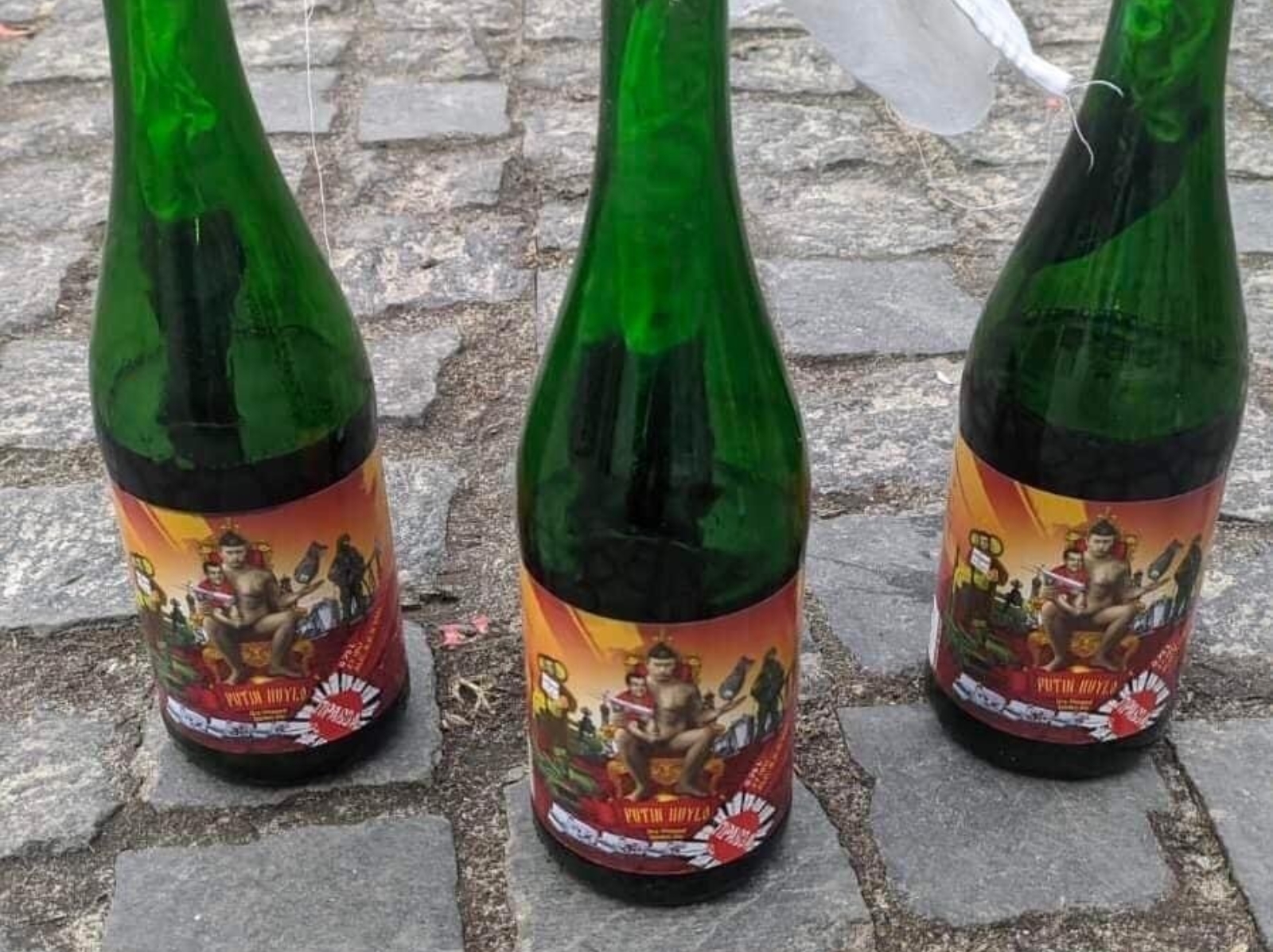 烏克蘭酒廠停止釀酒改產汽油彈，酒標上直接印：「普丁是白癡」火藥味十足