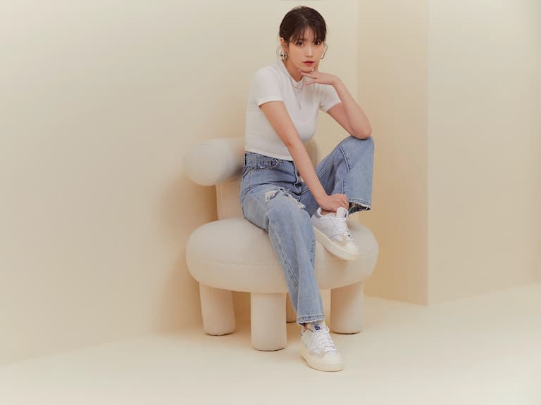 IU 親自帶貨最新「平價仙女鞋」New Balance CT302，「台灣發售資訊」全面揭曉！