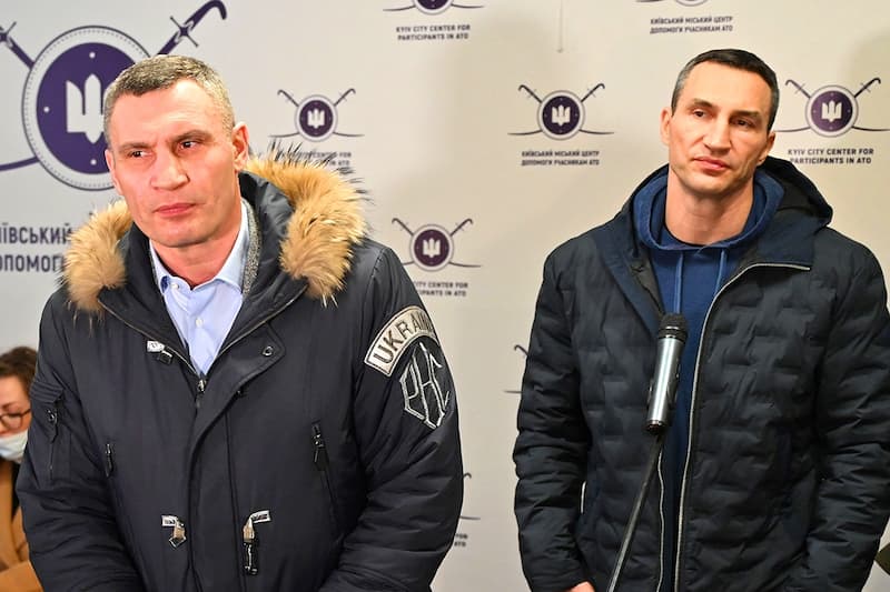 前世界重量級拳王及基輔市長 Vitali Klitschko（左）Wladimir Klitschko（右）成為暗殺目標