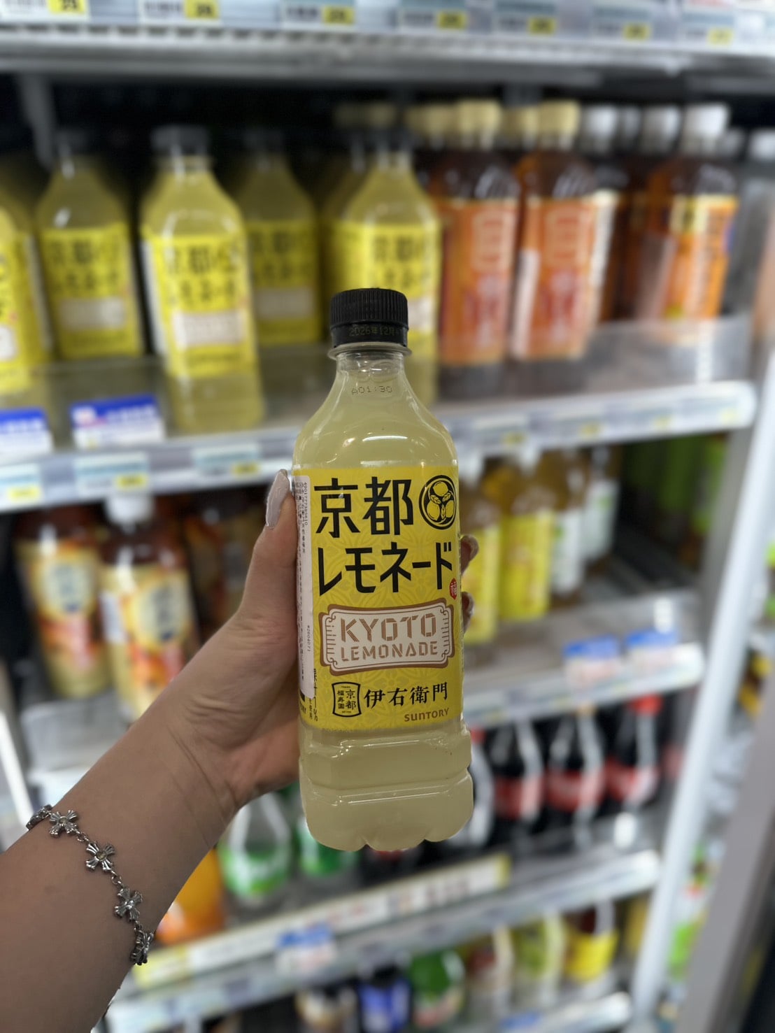 2026 超商飲料 10 大推薦：  龜記蘋果紅萱、京都檸檬水⋯7-11、全家都買得到！