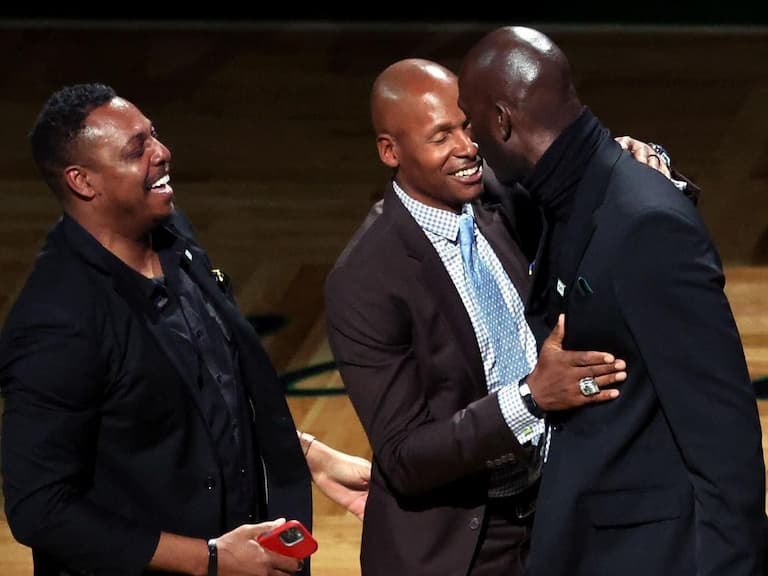 NBA/Kevin Garnett 塞爾提克球衣退休,打破不合傳言喊話 Ray:「下一位就輪到你了!」