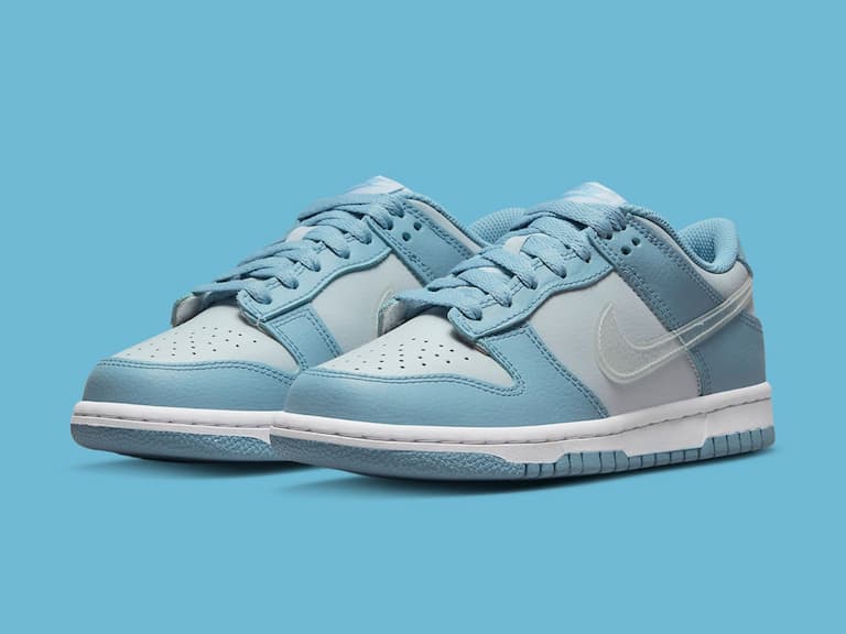 Nike Dunk Low 童鞋限定天藍配色「TPU Swoosh」2022 秋天登場，網友：「跪求官方發售大人版！」