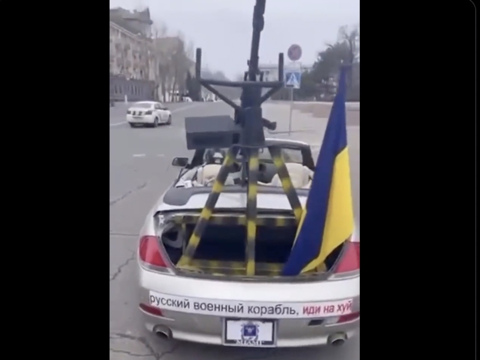 烏克蘭富豪捐 BMW 6 系列敞篷車給軍方，甚至還改裝成「機槍戰術車」力抗俄羅斯軍隊！