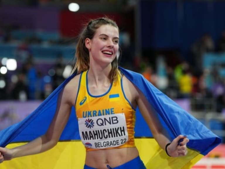 曾躲地牢三天！烏克蘭跳高女神 Yaroslava Mahuchikh 世錦賽奪金，淚崩：「這面金牌對我的國家相當重要！」