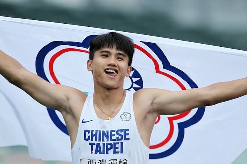 台灣最出色的 16 歲 100 公尺成績，是 10 秒 54 由魏泰陞所創下