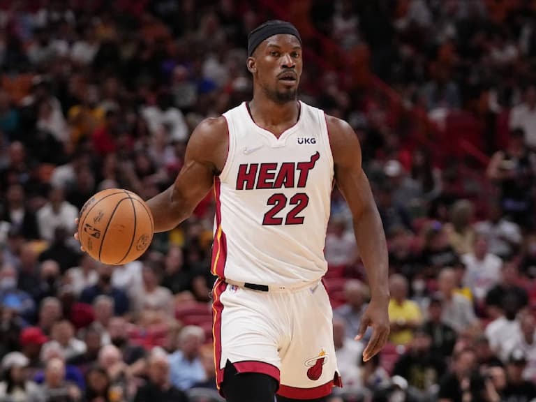 NBA/熱火 Jimmy Butler 與自家總教練、隊友爆發衝突, Spoelstra 笑稱:「討論晚餐在哪吃啦」