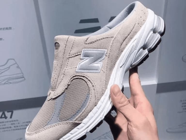 New Balance 推出 2002R 無鞋帶「懶人拖」,夏天就靠這雙走跳去!