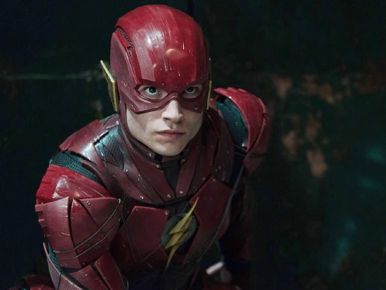 閃電俠 Ezra Miller 遭逮補後被以「遊客」形容，警方：「是演員但不有名，他又不是班艾佛列克」