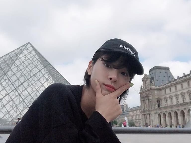 NETFLIX《社內相親》薛仁雅多變女神風格展現，私下竟是熱愛 Supreme 的高顏值潮妹！