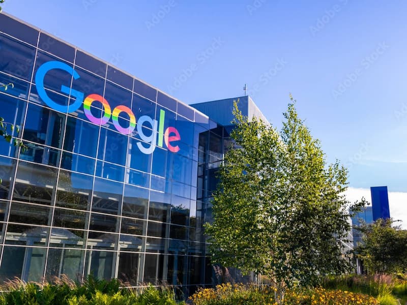 Google 目前在矽谷總部、西雅圖、紐約市等地的辦公室夥伴都能享有「提供電動滑板車」的福利