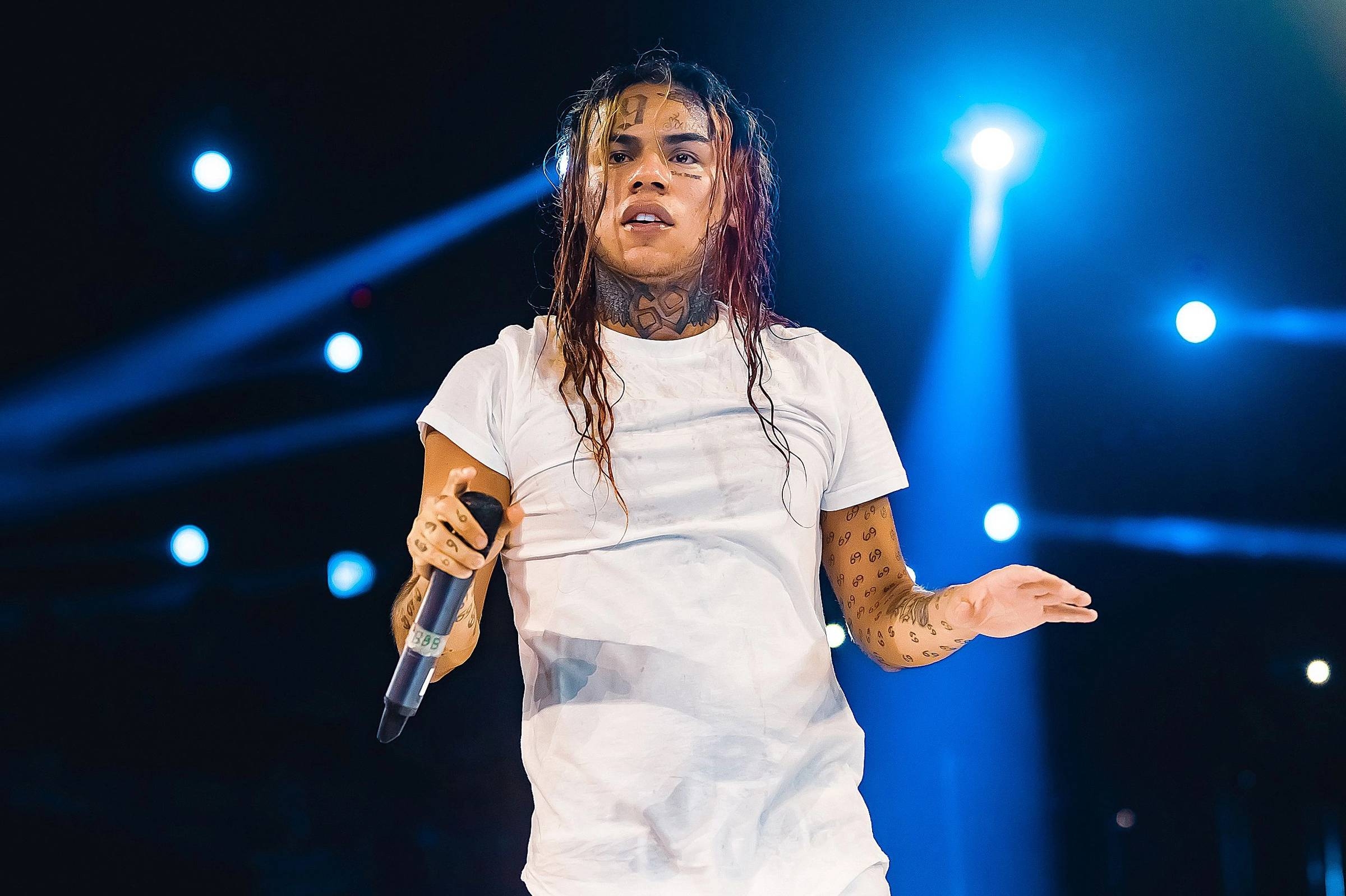 「69 大魔王」Tekashi 69（6ix9ine）在一年多沒有新曲發布後，近日即將推出新歌