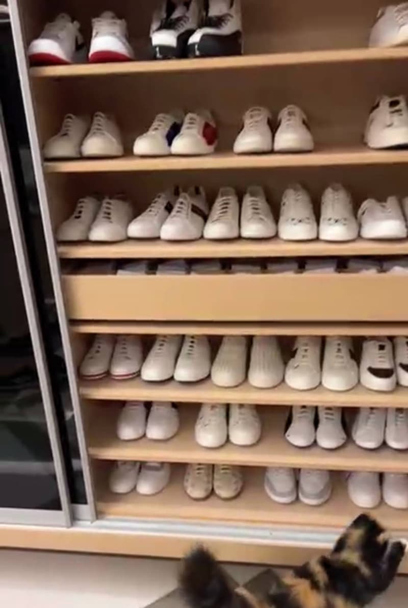 廖老大個人的「白鞋專屬鞋櫃」，另有「黑鞋專屬鞋櫃」，兩色加起來估計 50 雙以上