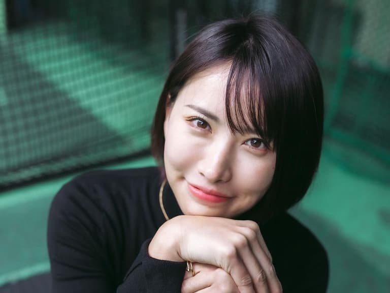 【野生抓正妹】日本「棒球姊姊」せりな 打擊影片百萬瀏覽量，超惹火身材才是必看亮點！