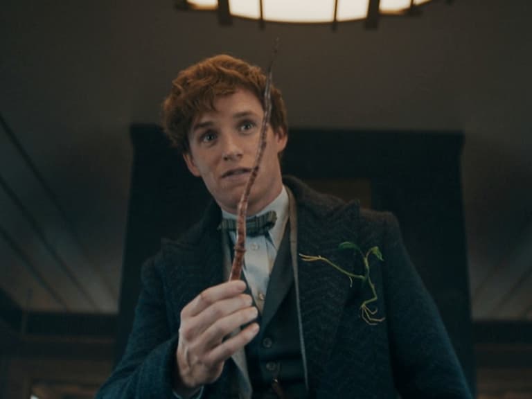 《怪獸與鄧不利多的秘密》艾迪瑞德曼 Eddie Redmayne 送「紐特魔杖」給女兒，竟然不買帳！
