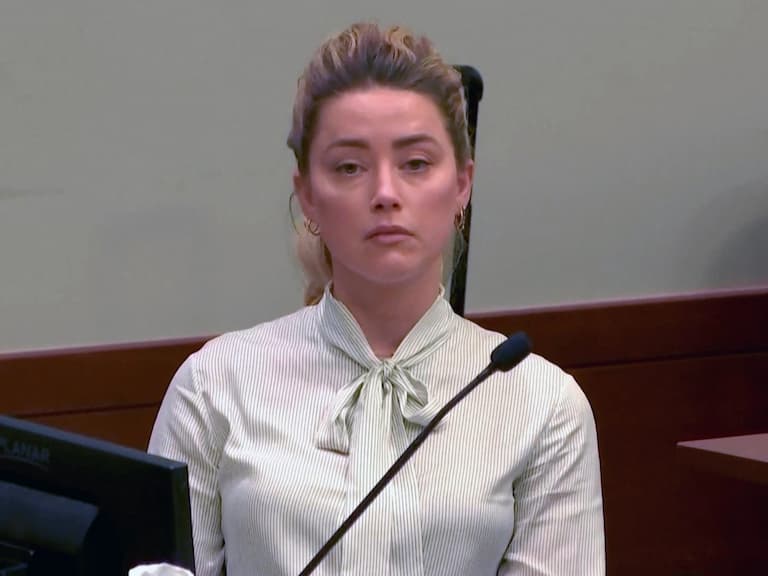 強尼戴普 Johnny Depp 曬出安柏赫德床上排泄物照:「這是壓垮婚姻最後一根稻草!」