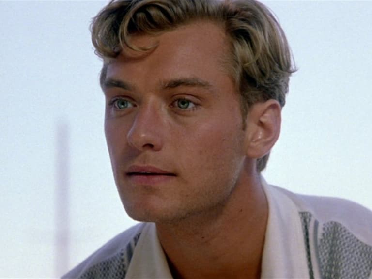 回顧《怪獸與鄧不利多的秘密》裘德洛 Jude Law 顏值變化史:一路帥到老全靠男神香水?
