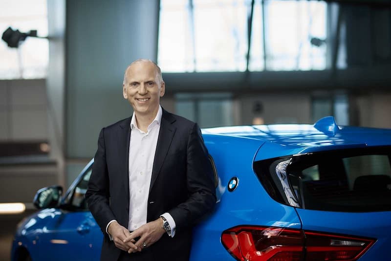 美國銷售總監 Pieter Nota 認為 BMW 銷量逐漸攀升，且目前 BMW i4 需求量高