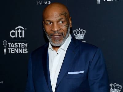 「拳王泰森」Mike Tyson 在飛機上狂揍騷擾自己的男子，UFC 總裁：「笨蛋，要讓位才能保命」