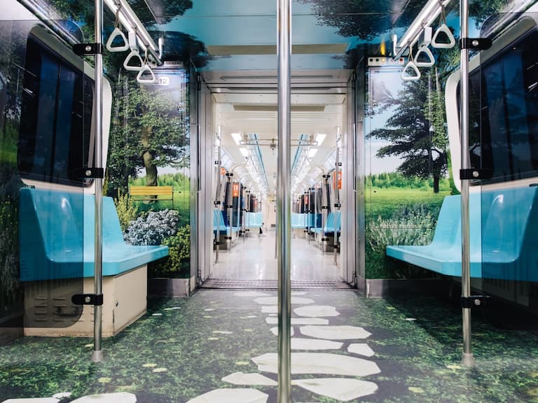 IU現身板南線？跟上New Balance「移動花園」一起探索潮流新平衡，＃生活步旅 從日常開始精彩！
