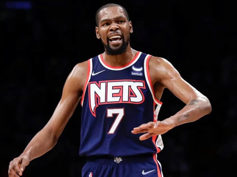 Kevin Durant 遭巴克利警告「不是領袖別說你是冠軍」，KD 發文回擊：「你靠強隊友」