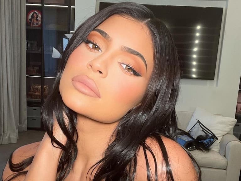 凱莉珍娜 Kylie Jenner 創美妝、泳裝事業後，再註冊新商標擴大吸金！