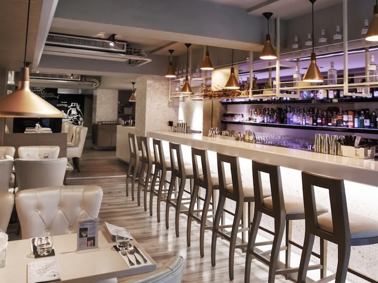 2022 亞洲 50 大酒吧完整名單／台灣共 7 間酒吧進入百大，Indulge Bistro 獲「台北最佳酒吧」！