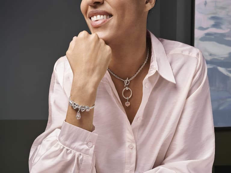 2022 母親節/ BVLGARI 、MIKIMOTO...用這 8 大珠寶品牌的「示愛信物」寵媽，再也不怕被打槍！