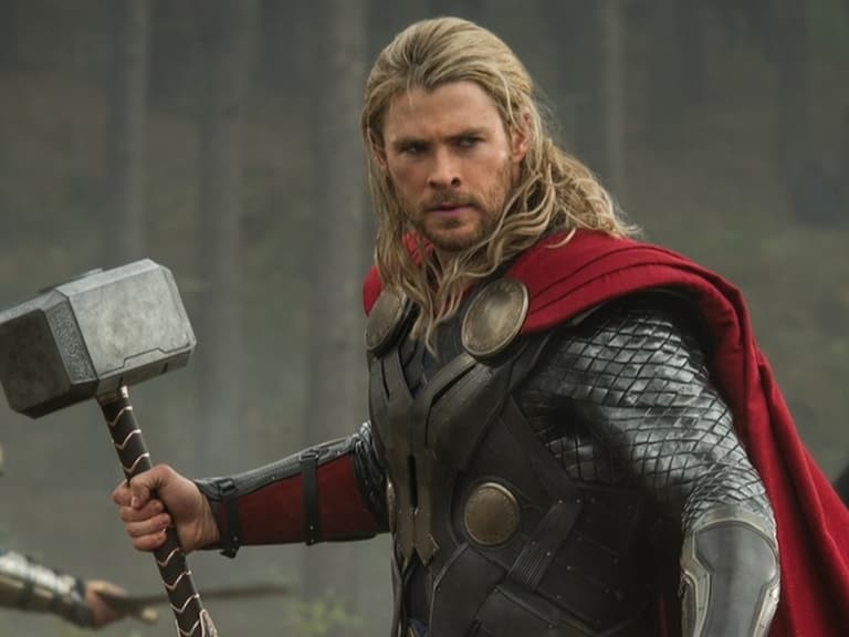 《雷神索爾》克里斯漢斯沃 Christopher Hemsworth 魅力大解析:性感到奪冠、魅力靠噴香水!
