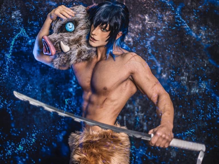 《鬼滅》伊之助、《JOJO》承太郎都難不倒!義大利爆肌 Coser 超俊美!