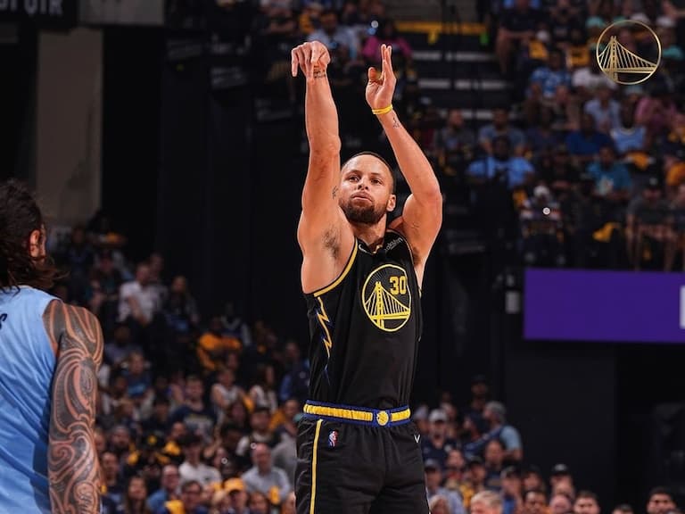 NBA 球星 Stephen Curry 場下帥哥穿搭征服眾位粉絲，誰能不愛「咖哩大神」呢？