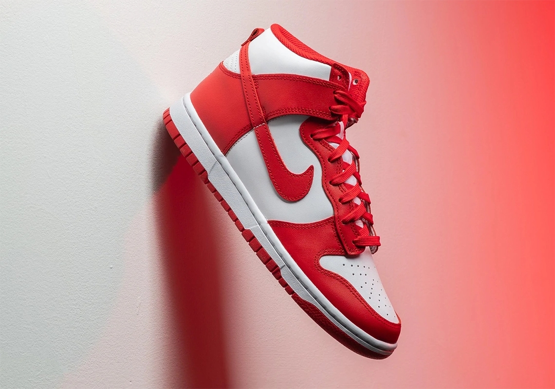 Nike Dunk High「Championship Red」