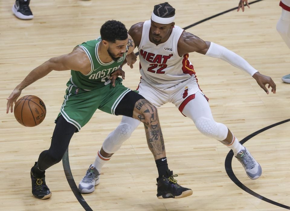 Jimmy Butler 防守 Jayson Tatum