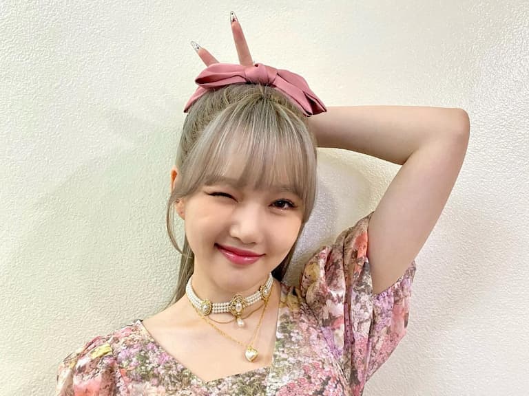 倒 V 已退流行！韓國最新拍照手勢 Loopy Peace 連 Red Velvet 成員 Wendy 也入坑！